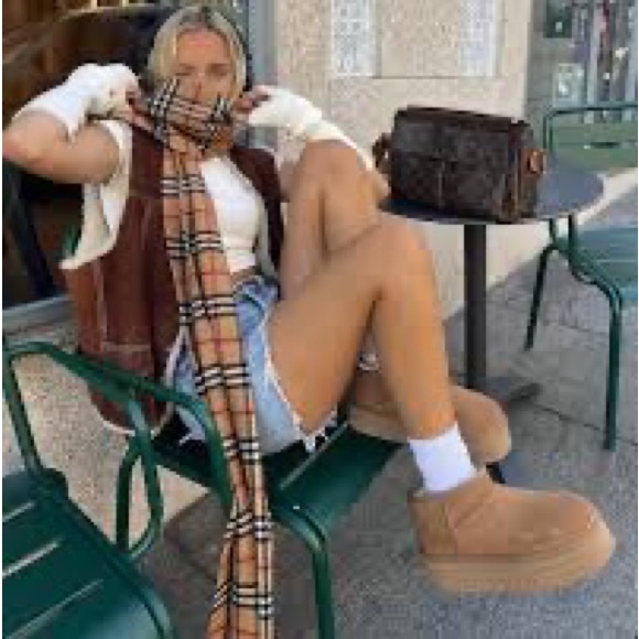 Ugg Ultra Mini Platforms ~ Size 8W/7M - Picture 14 of 16